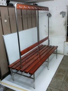 ספסל מלתחה כפול מנירוסטה עם מיתלים ספסל מלתחה כפול מנירוסטה עם מיתלים