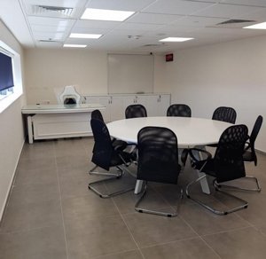 34.חדר דיקנית לבן 34.חדר דיקנית לבן